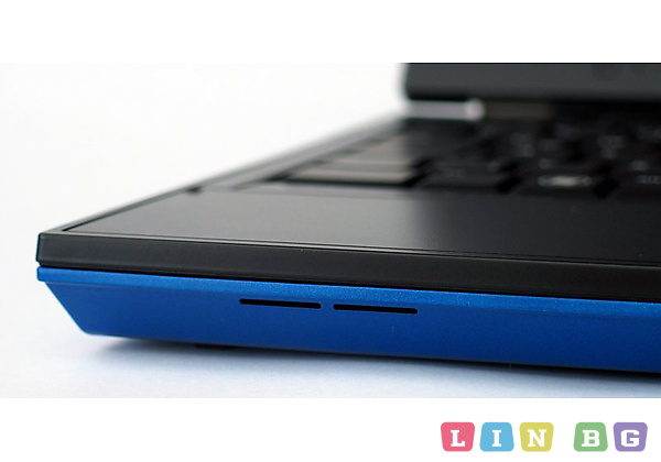DELL Latitude E4300 Лаптоп в син цвят