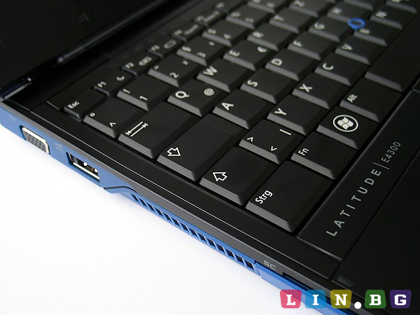 DELL Latitude E4300 Лаптоп в син цвят